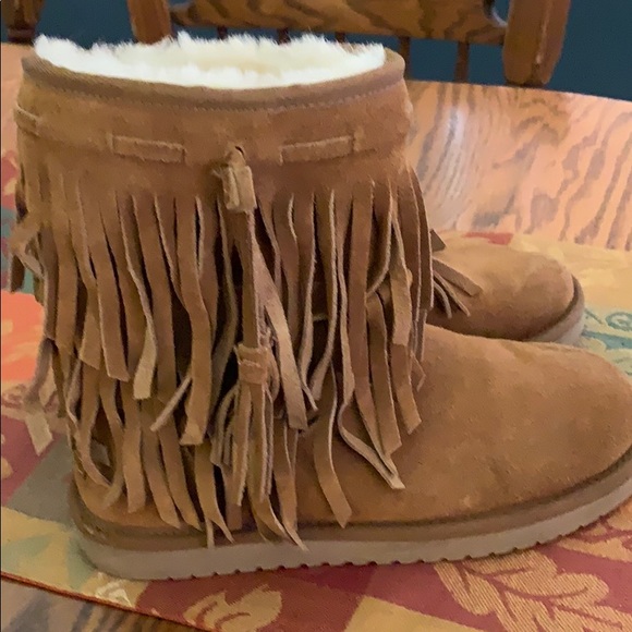 koolaburra by ugg fringe